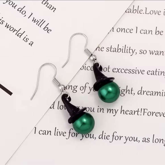 Wicked Witch Of The West Green Faux Pearl rNecklace & Earrings Set Silver Tone - Picture 6 of 12